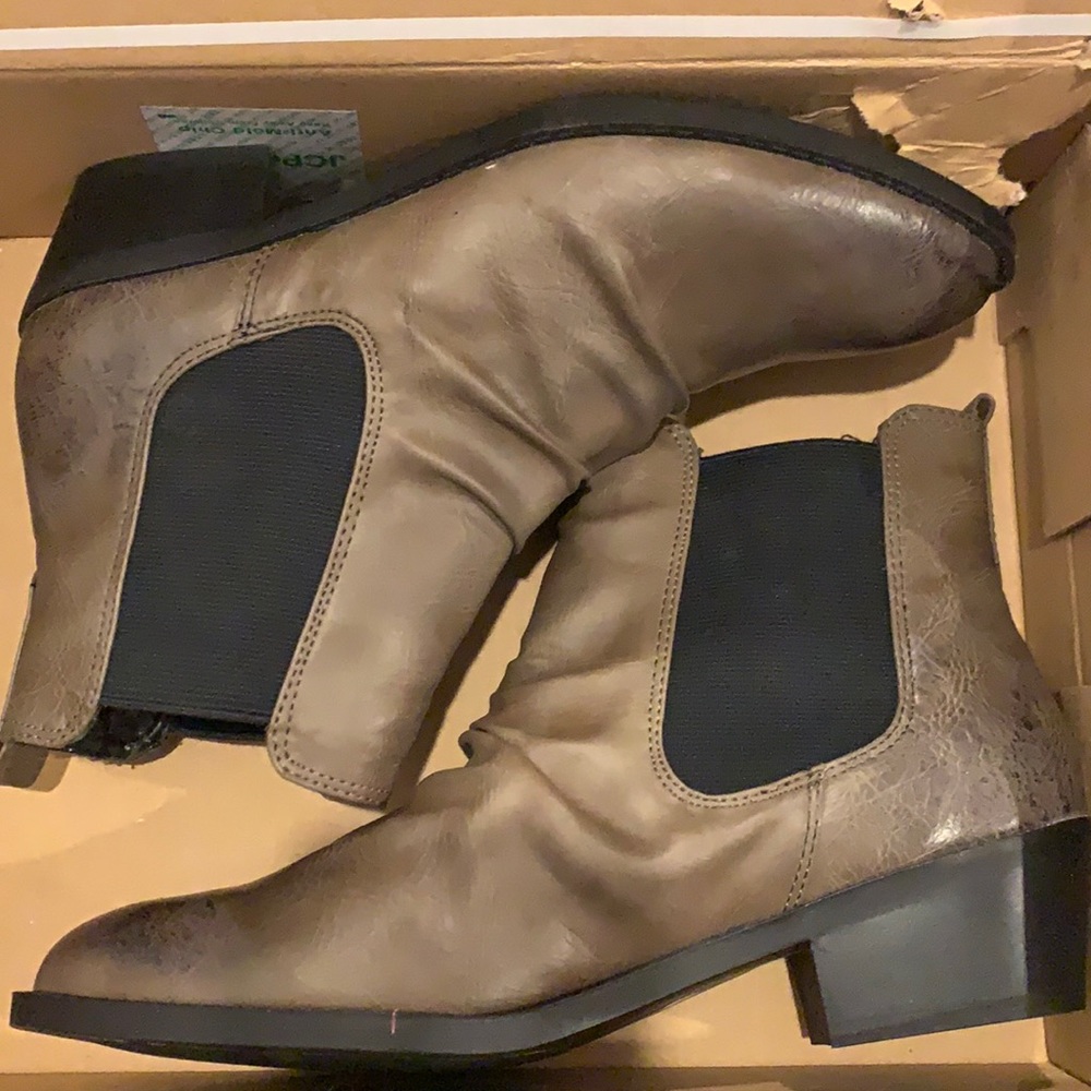Taupe boots